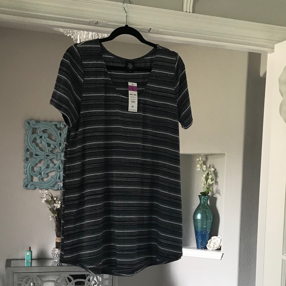 AGNES AND DORA EVERY DAY TEE NEW WITH TAGS!
